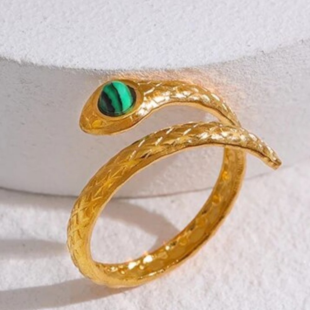 NEW 18K Gold Plated Emerald Snake Serpent Resizable Ring - Picture 1 of 9